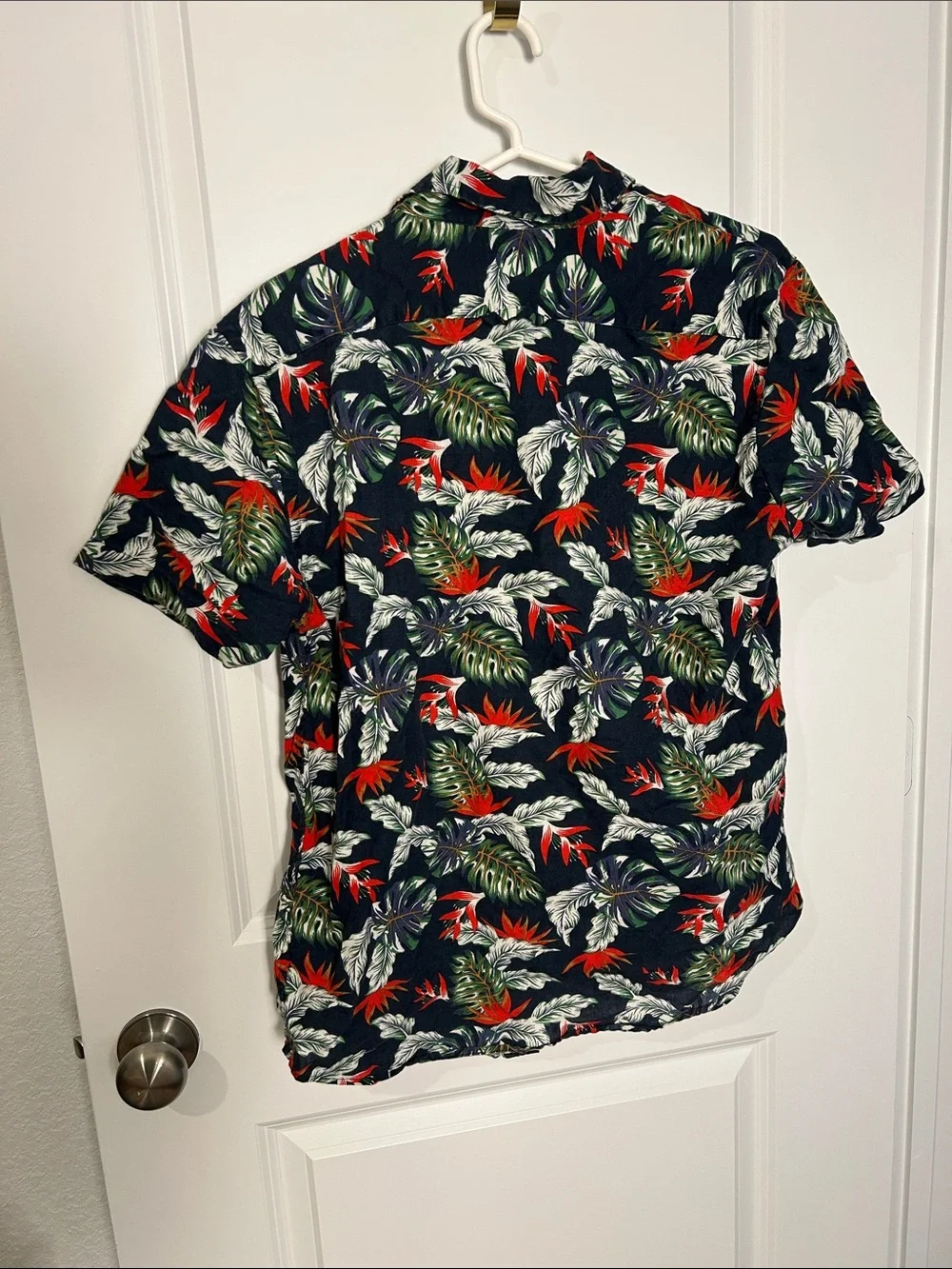 Banana Republic Navy Floral & Leaf Print Short-Sleeve Button-Down Shirt